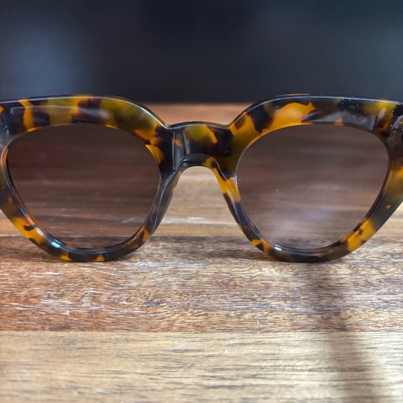 Monokel Eyewear Hilma Havana Brown Tortoise Shell Sunglasses main image 16